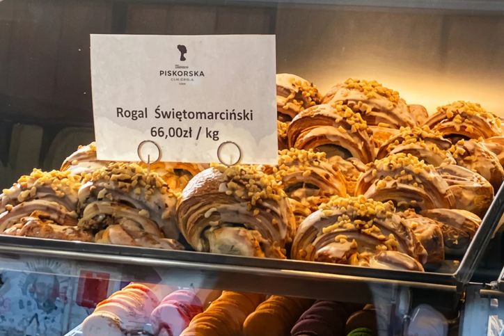 Rogale świętomarcińskie przy płycie Starego Rynku w Poznaniu