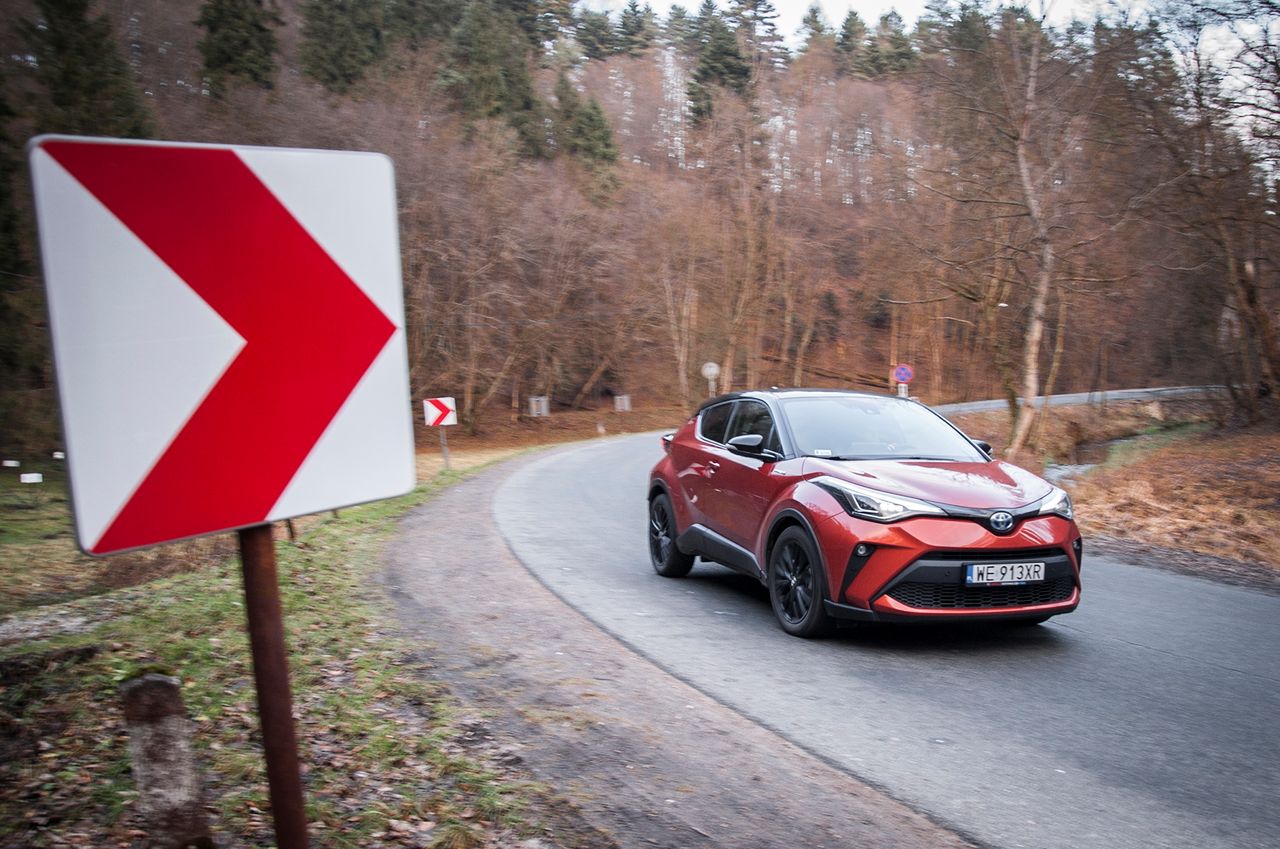 Toyota C-HR 2.0 Hybrid Dynamic Force (2020) (fot. Mateusz Żuchowski)