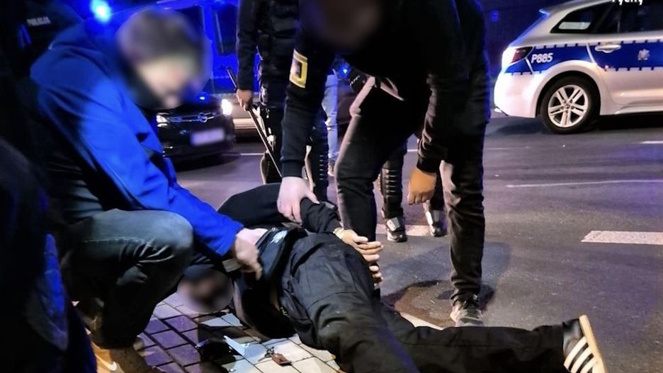 Czterej sprawcy napaści na 17-latka idącego na mecz odpowiedzą 