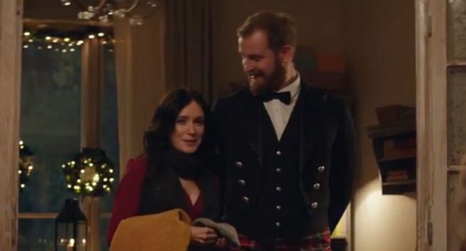 Chłopak ze Szkocji reklamuje smartfony Samsung i Huawei w świątecznej promocji Orange Love i Planów Komórkowych (wideo)