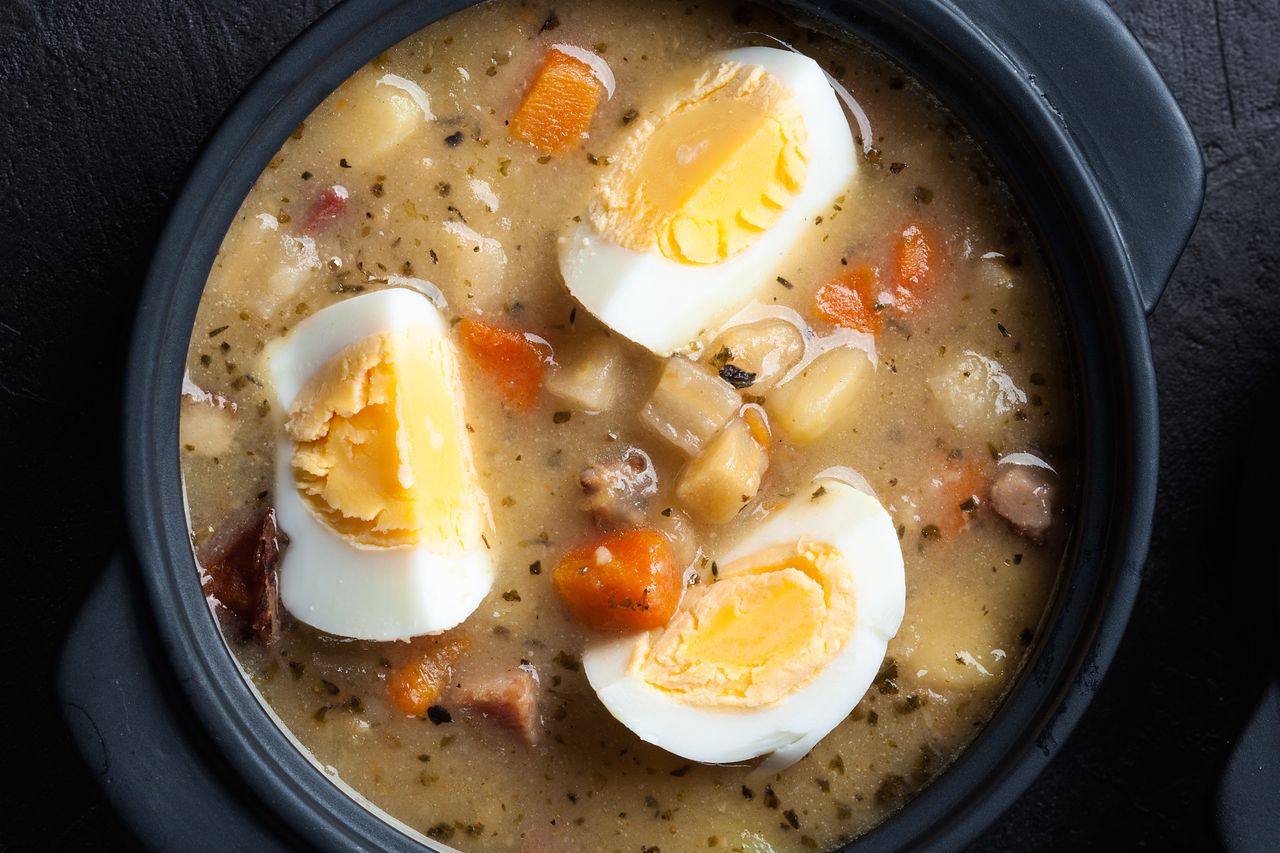 Zamiast wylewać do zlewu, dodaję do białego barszczu. Tak nauczyła mnie babcia