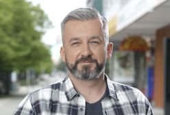 Skórzyński stracił głos, a w czwartek mają ogłosić go nowym prowadzącym "DD TVN". Narzeka, że musi szybko go odzyskać