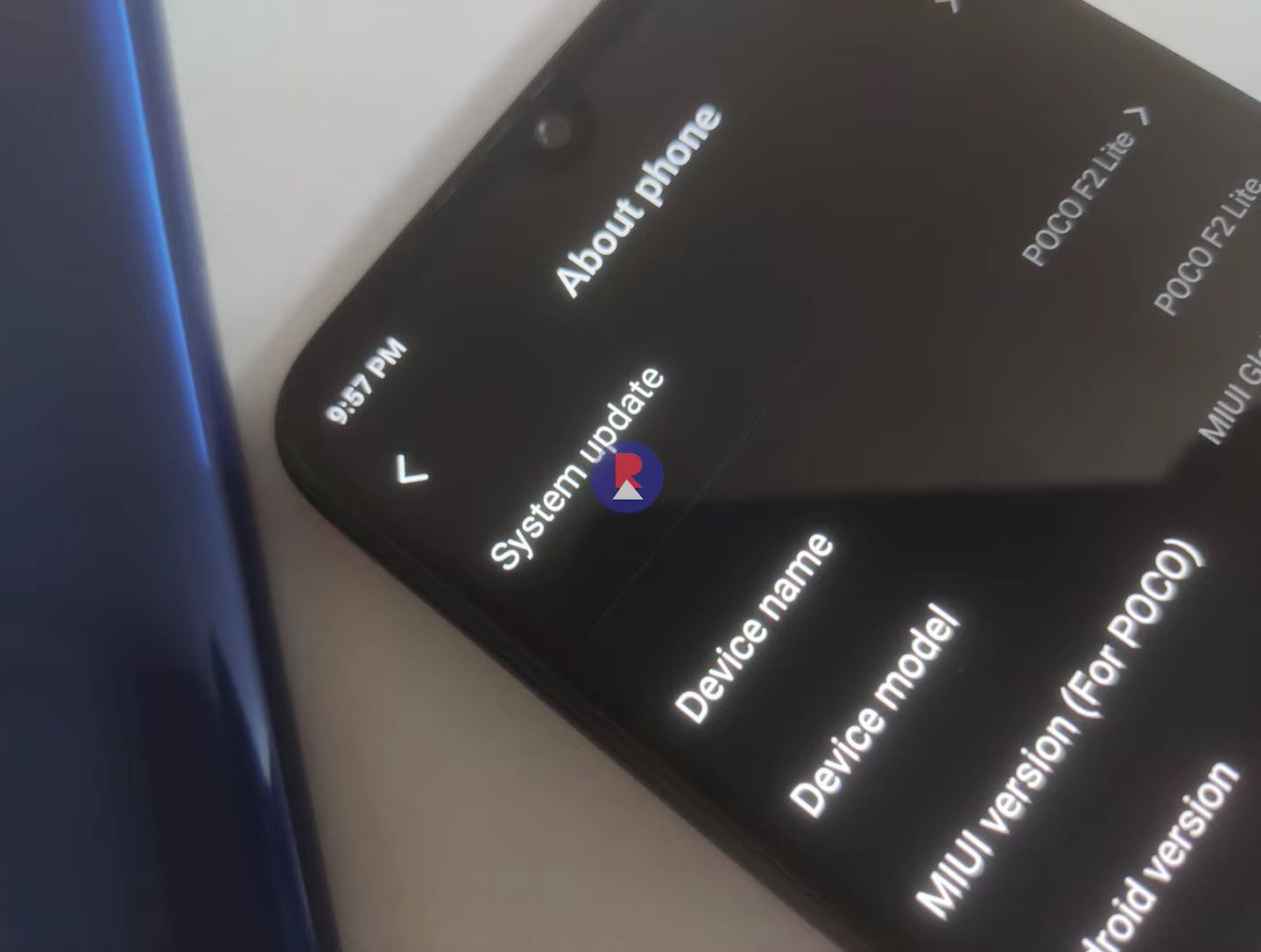 POCO F2 Lite na zdjęciach. Po długiej przerwie może się pojawić się nowy model 3