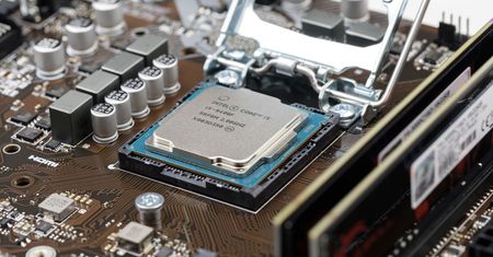 Intel Management Engine: historia pewnej luki w zabezpieczeniach