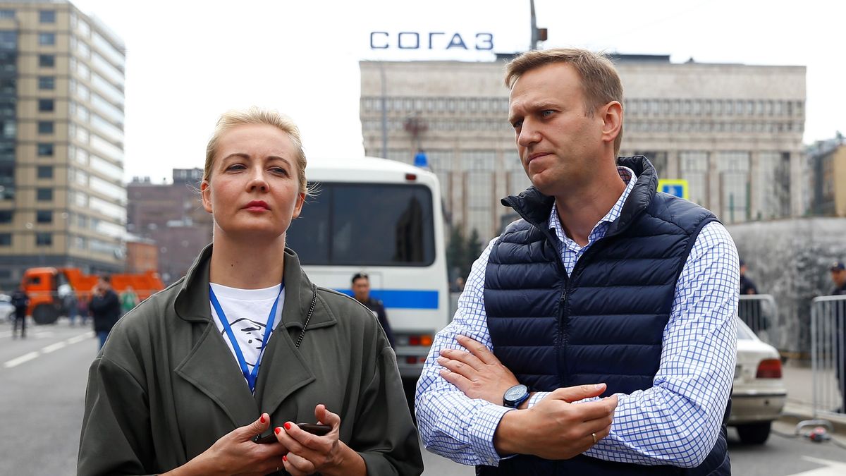 Rally in Moscow for Internet Freedom
MOSCOW, RUSSIA - APRIL 30: Russian opposition leader Alexei Navalny (R) with wife Yulia (L) attend  a rally for 'free Internet' and in support of the Telegram Messenger in Akademika Sakharova Avenue in Moscow, Russia, on April 30, 2018. (Photo by Sefa Karacan/Anadolu Agency/Getty Images)
Anadolu
Russia, Moscow, rally, April, free Internet, Alexei Navalny, 2018, Internet Freedom, Akademika Sakharova Avenue