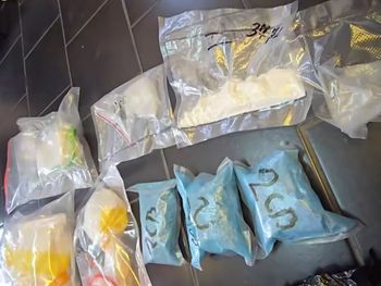 Elbląg: Mieli płynną amfetaminę i narkotyki. 24 i 32-latek zatrzymani z towarem wartym pół miliona złotych