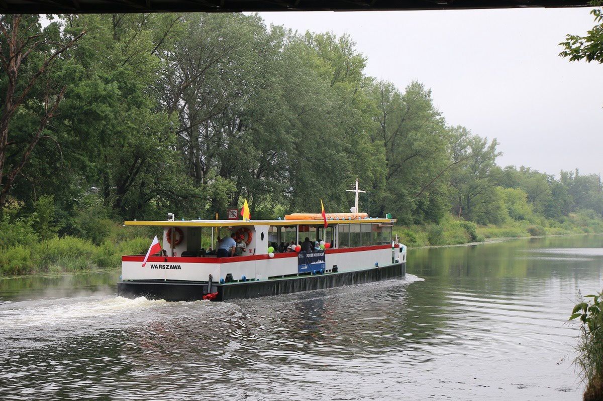 Warszawa. Pokołysać się wśród fal. Promy na Wiśle wożą bezpłatnie