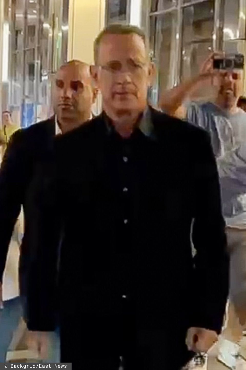 Tom Hanks broni żony przed tłumem i krzyczy na fanów