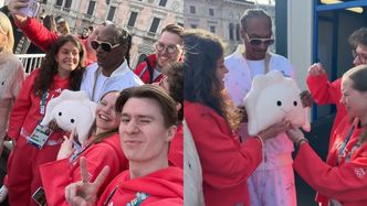 Sukces Snoop Dogga na igrzyskach: w końcu dostał POLSKIEGO PIEROGA! Maskotka robi furorę w Mediolanie (WIDEO)