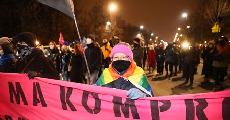 Strajk Kobiet. "Babcia Kasia" oskarżona o znieważenie policjantów