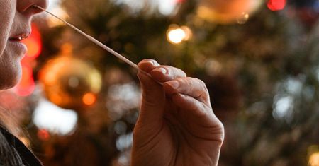 Omikron. Nietypowy objaw zarażenia nowym wariantem koronawirusa
