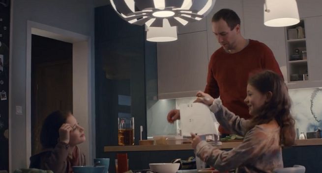 Ojcowski prezent od serca w kampanii kuchni IKEA (wideo)