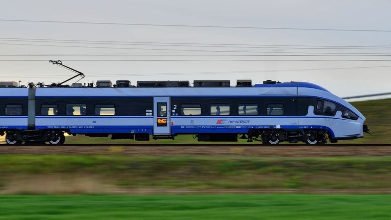 W pociągu PKP Intercity zarwał się sufit. Spółka przeprasza