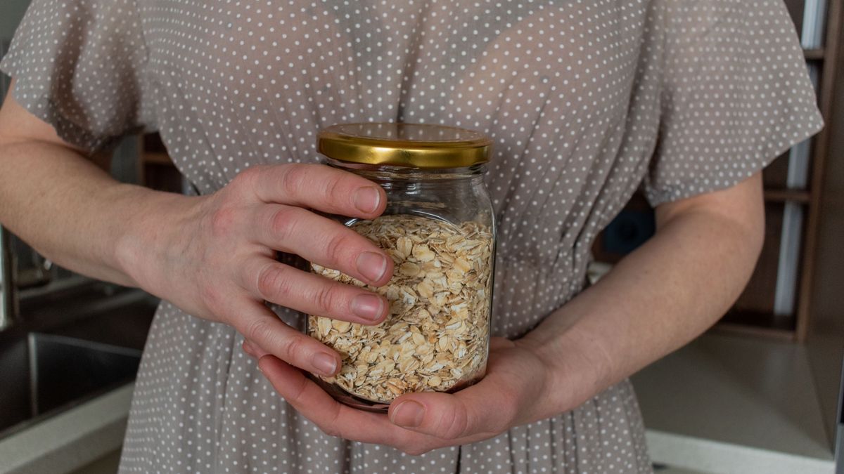 Senior woman holds glass jar with cereals in his hands. Zero waste concept.
Senior woman holds glass jar with cereals in his hands. Zero waste concept. Conscious consumption. No packaging. No plastic
Daria Kolpakova
