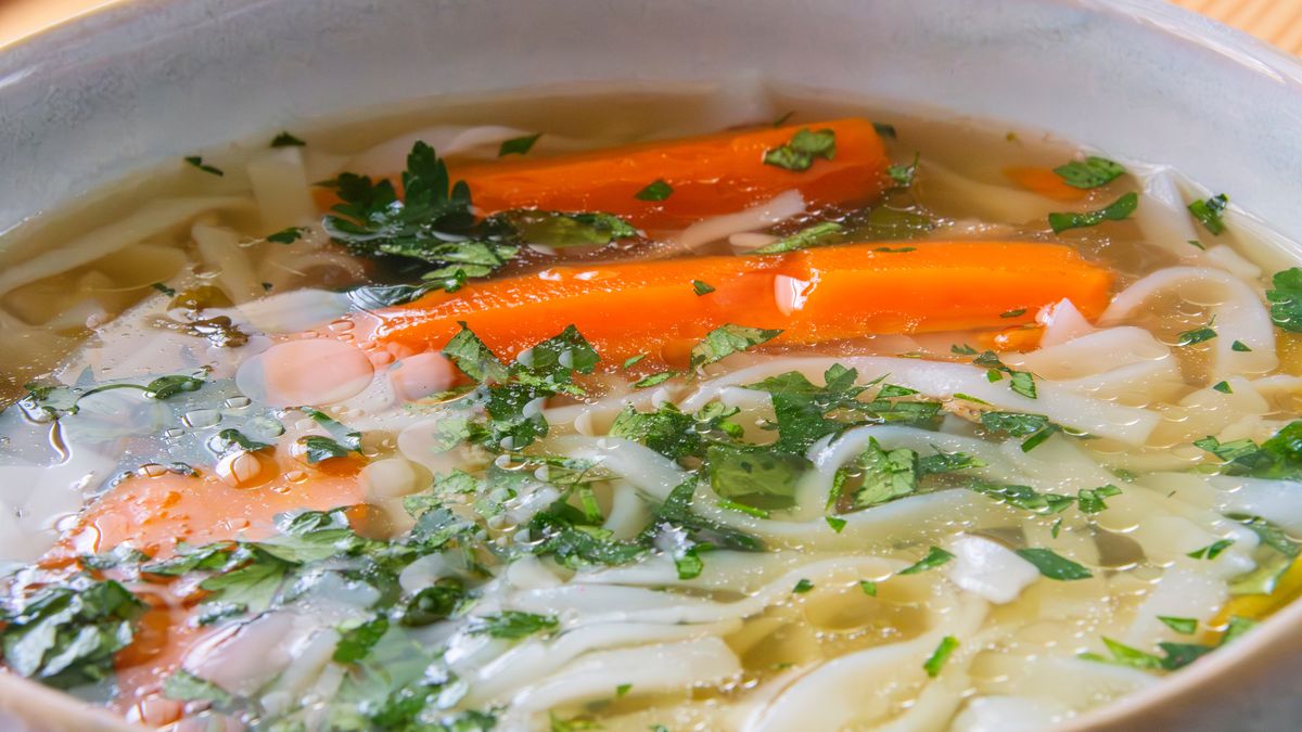 Smak rosołu można podkręcić sposobami w duchu zero waste