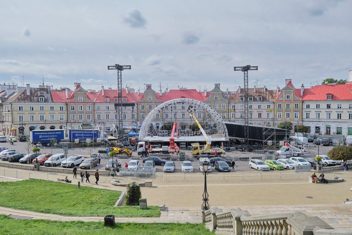 Scena na Placu Zamkowym