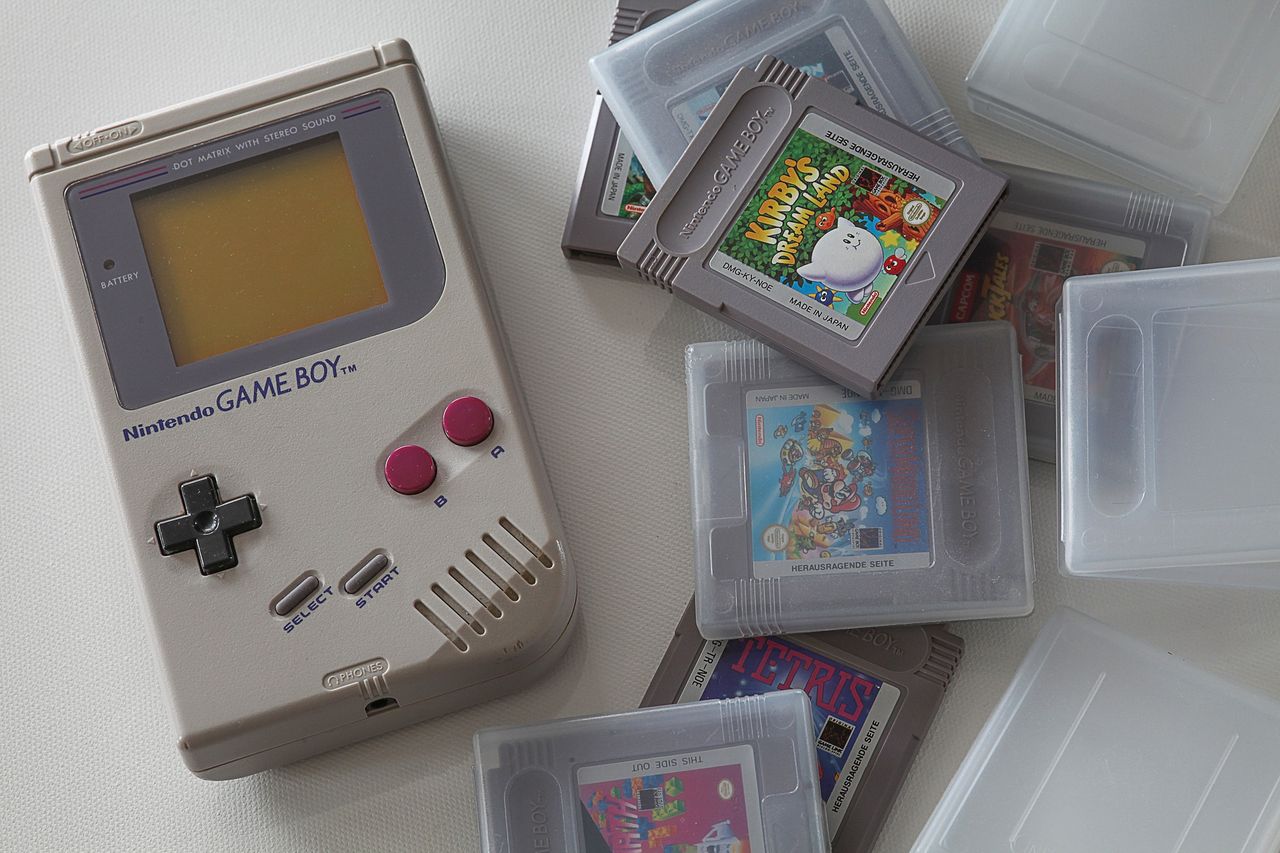 Kartridże z Game Boya na smartfonie, czyli od żartu do gotowego produktu