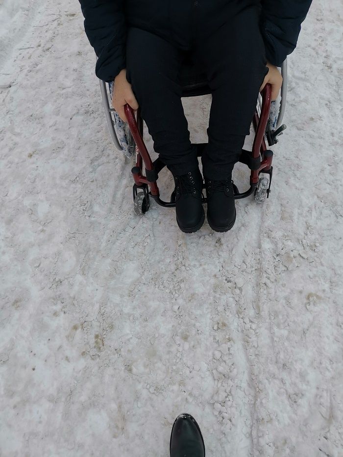 Nieodśnieżone chodniki i drogi na terenie COZL w Lublinie | fot. nadesłane