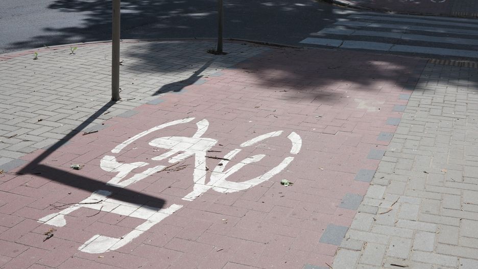 Warszawa. Doszło do zderzenia samochodu z rowerem