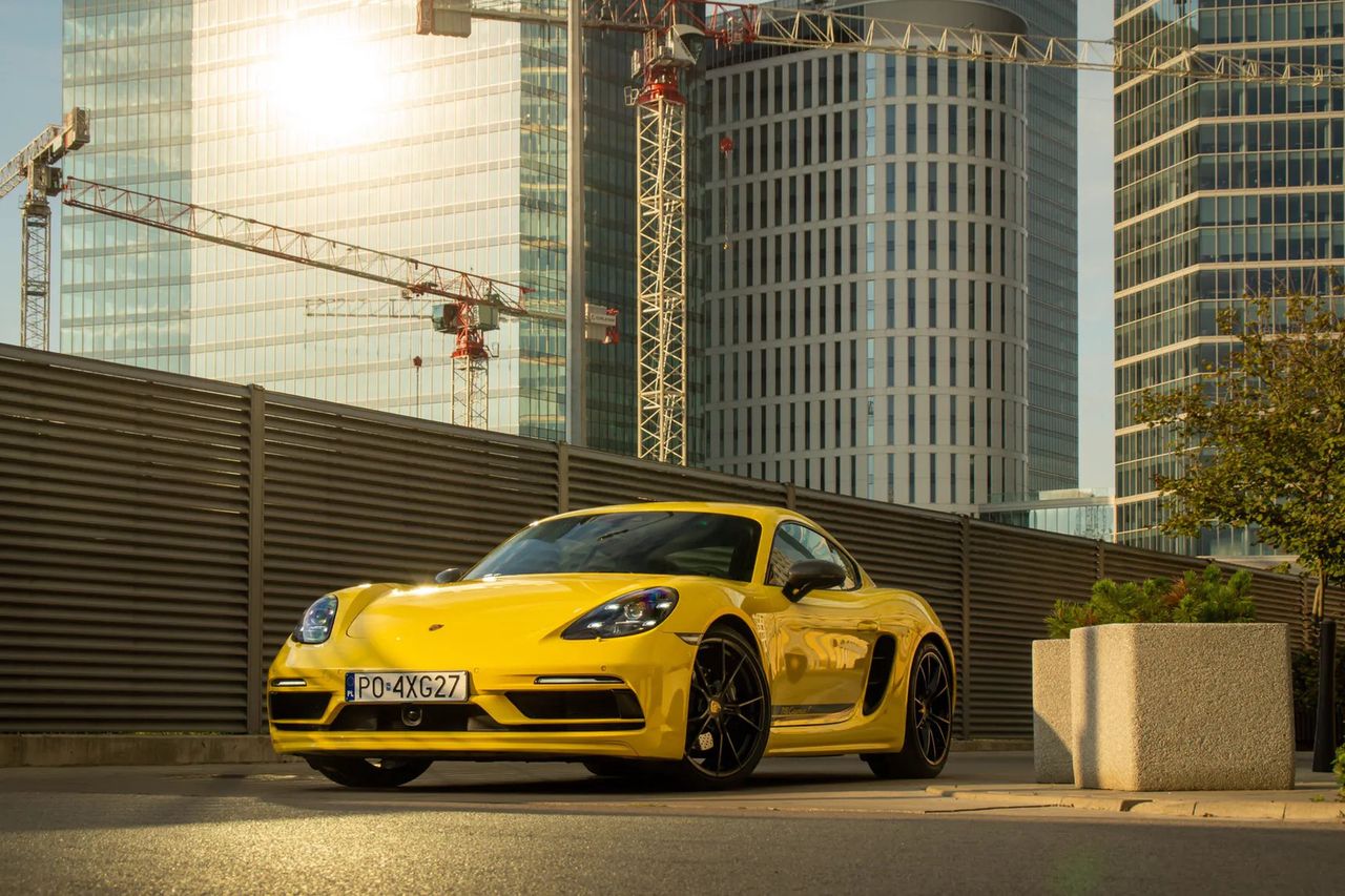 Porsche 718 Cayman T