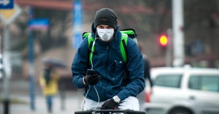 Skutki pandemii odbiją się na młodych. Millenialsi będą mieli pod górkę