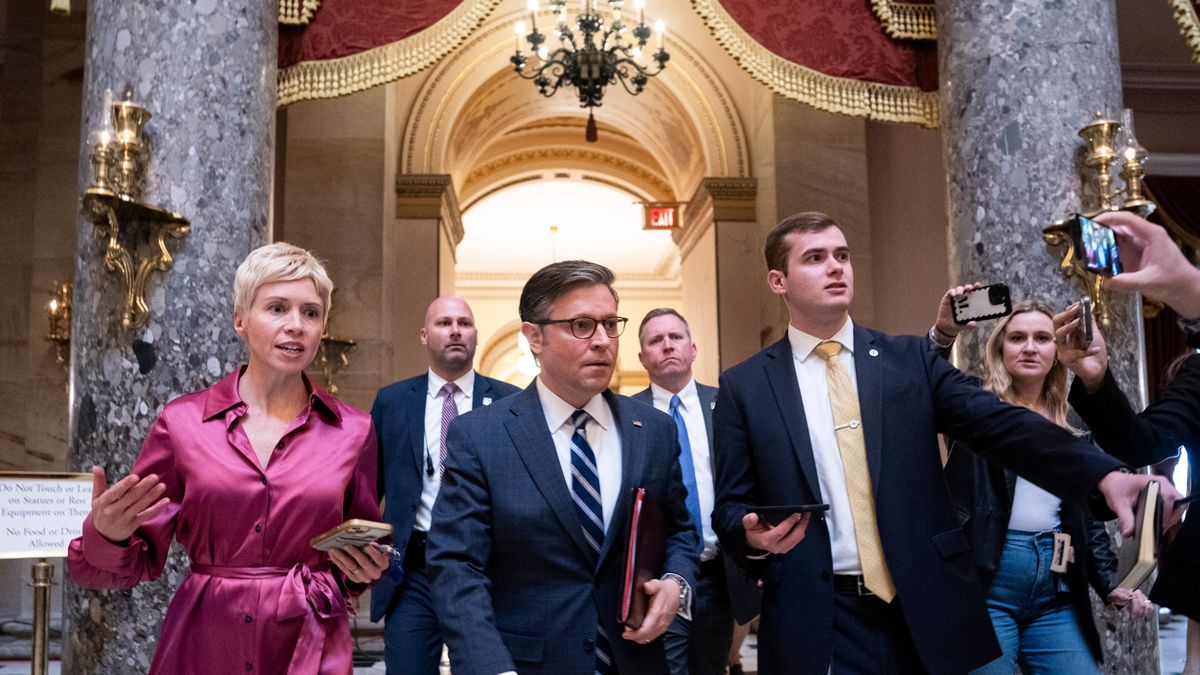 Pakiet pomocowy dla Ukrainy w końcu został przegłosowany. Na zdjęciu Republikanin spiker Mike Johnson