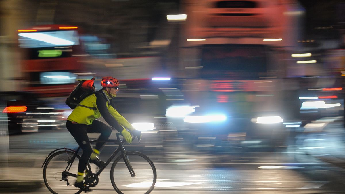 Sytuacja robi się skomplikowana, jeśli rowerzysta uciekł, a my wskutek jego manewru uderzyliśmy w inny samochód