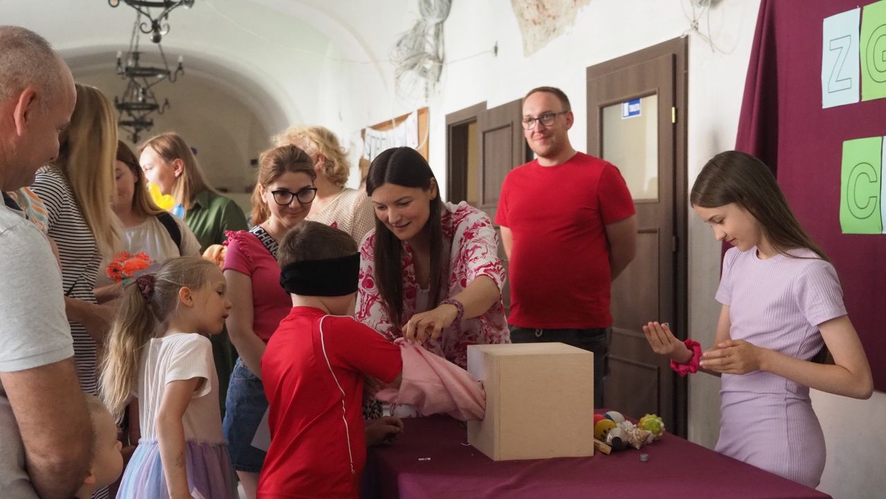 Rodzinna radość i konkursowe emocje. Dzień Dziecka w ogrodach klasztornych pełen uśmiechów