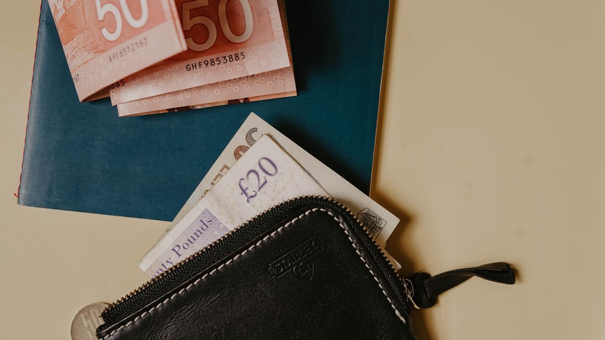 Banknoty o nominale 20 i 50 funtów niedługą stracą ważność.