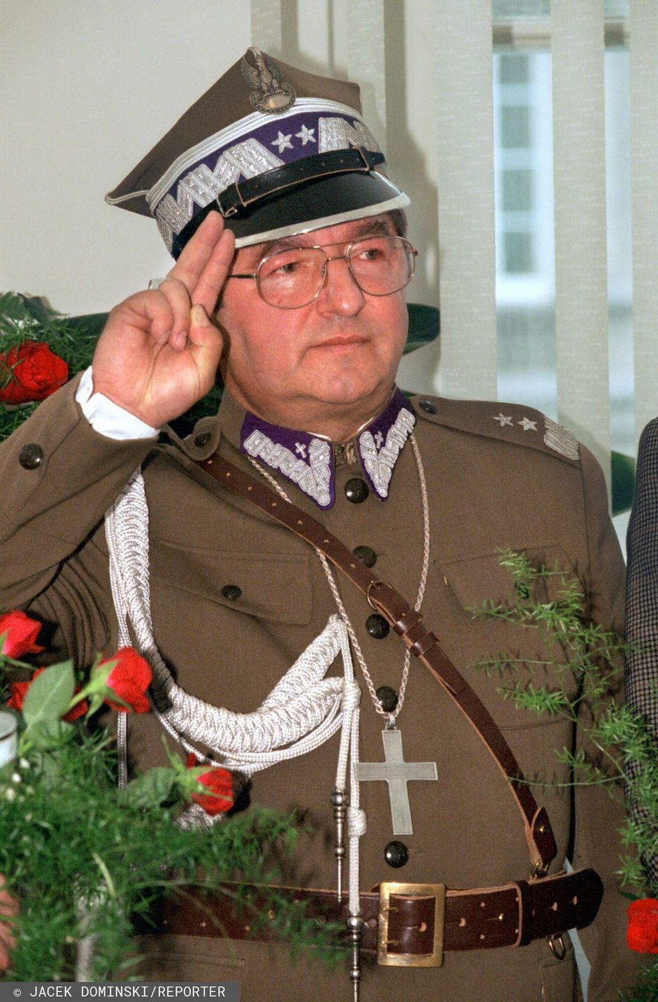 Sławoj Leszek Głódź, jeszcze jako biskup polowy, często zakładał wojskowy mundur