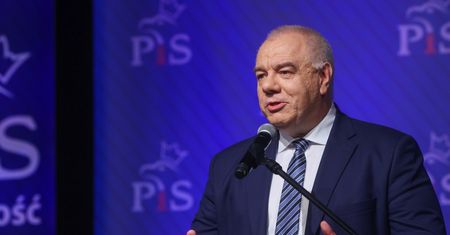 Zasiłek będzie wyższy. Jacek Sasin złożył deklarację