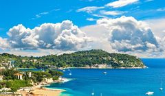 Adrian Lester, Iwan Rheon, Dimitri Leonidas, Lena Olin, Roxanne Duran i Phil Davis w serialu "Riviera"