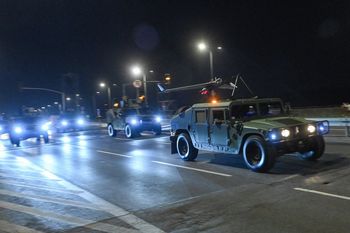 Warszawa: Defilada coraz bliżej. W nocy odbyły się próby wojskowe na Wisłostradzie