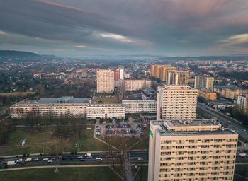 Pogoda w Krakowie. Prognoza na środę 10 grudnia. Poranne rozpogodzenia po mglistym początku
