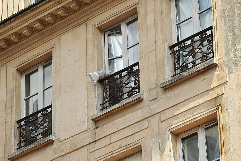 „Metoda jaskiniowa" — jak spowolnić nagrzewanie mieszkania w upały bez prądu