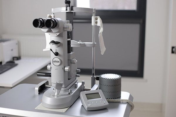 Regularne badania wzroku pozwalają na wczesne wykrycie chorób oczu