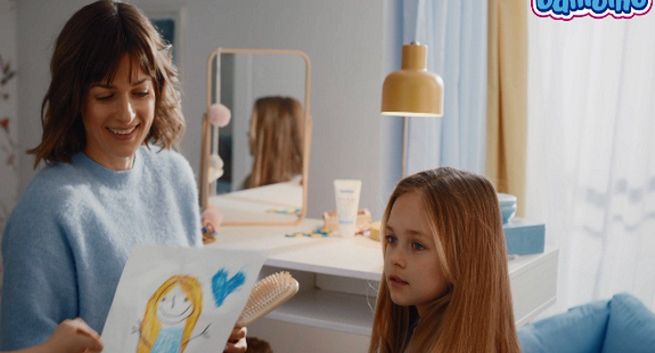 Blogerka Lady GuGu reklamuje szampony Bambino