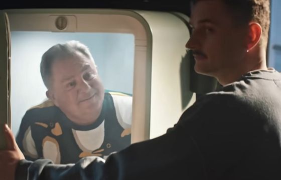 Robert Makłowicz nie wyskakuje z lodówki w reklamie Credit Agricole