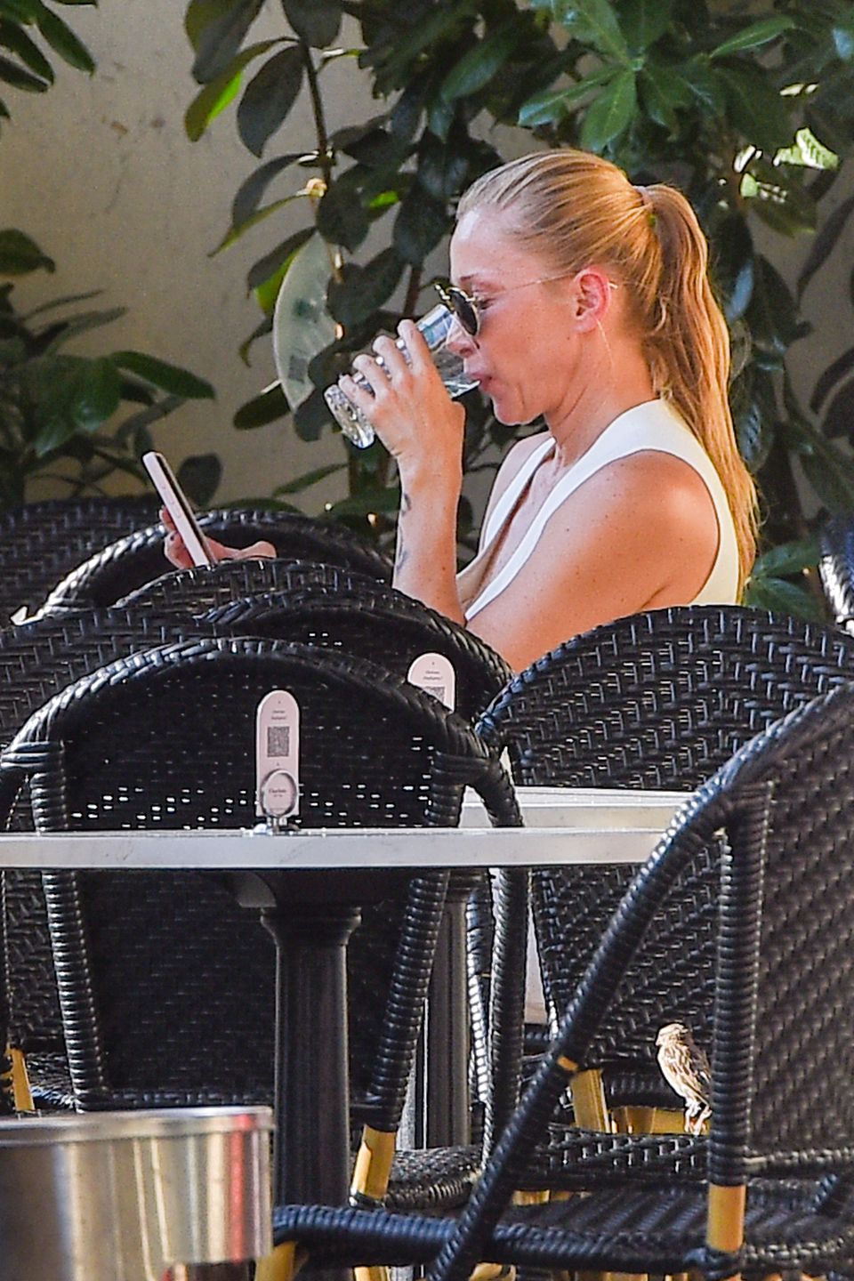 Katarzyna Warnke puszcza dymka