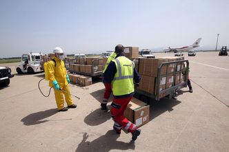 Chińczycy opóźniają dostawy środków ochrony. O samolotach z maseczkami możemy na razie zapomnieć