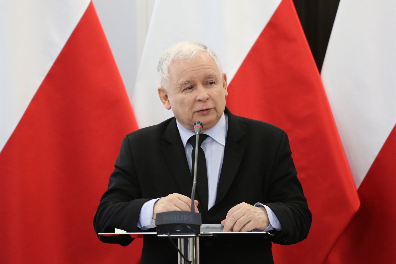Kaczyński zablokował film o Smoleńsku w TVP. Miał wiele zastrzeżeń