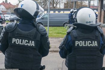 Dwie manifestacje na ulicach Warszawy. "Nie będzie przyzwolenia na agresję"