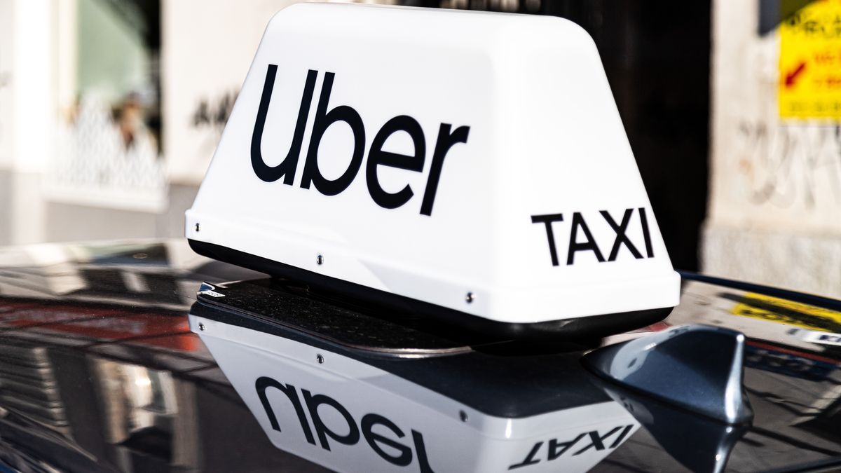 Mateusz Szymanski
uber, company, town, street, mobile, economy, drive, application, app, transportation, private, service, polska, poland, taxi, car, emblem, symbol, logo, sign, polish, warsaw, warszawa