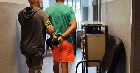 Pabianice: Pomógł nieznajomemu, stracił telefon. 41-letni złodziej szybko wpadł w ręce policji