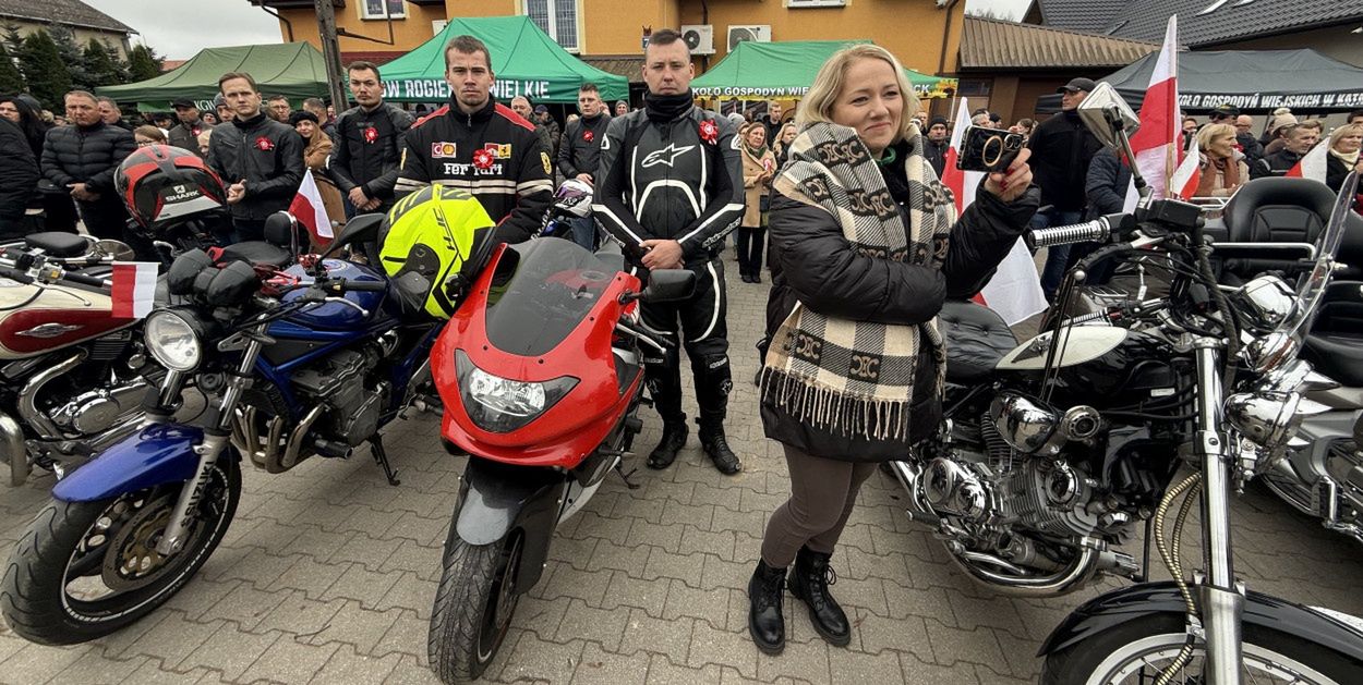 Mały Płock: Motocykliści na uroczystościach Święta Niepodległości