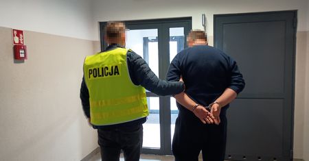 Szczutowo: 36-latek zatrzymany przez sierpecką policję za atak w szkole. Grozi mu do 7,5 roku więzienia