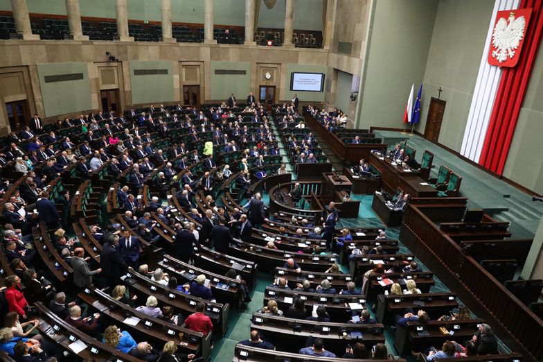 W Sejmie dyskutowano dzisiaj nad programem "Bezpieczny kredyt 2 proc." 