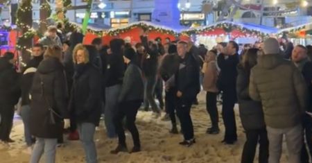 Poszła po zmroku na rynek w Rzeszowie. Nagranie podbija sieć
