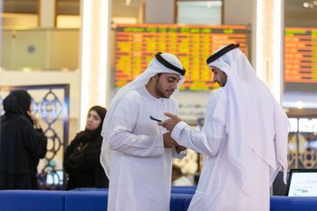 Po atakach Iranu ZEA zamykają giełdy na dwa dni