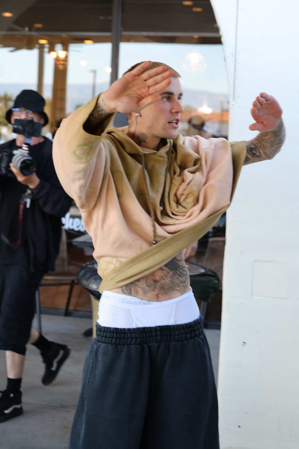 Justin Bieber awanturuje się z paparazzi
